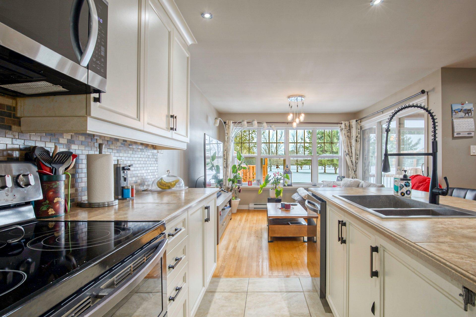 









191


25e Rue O.

, 2,
Venise-en-Québec,




QC
J0J2K0

