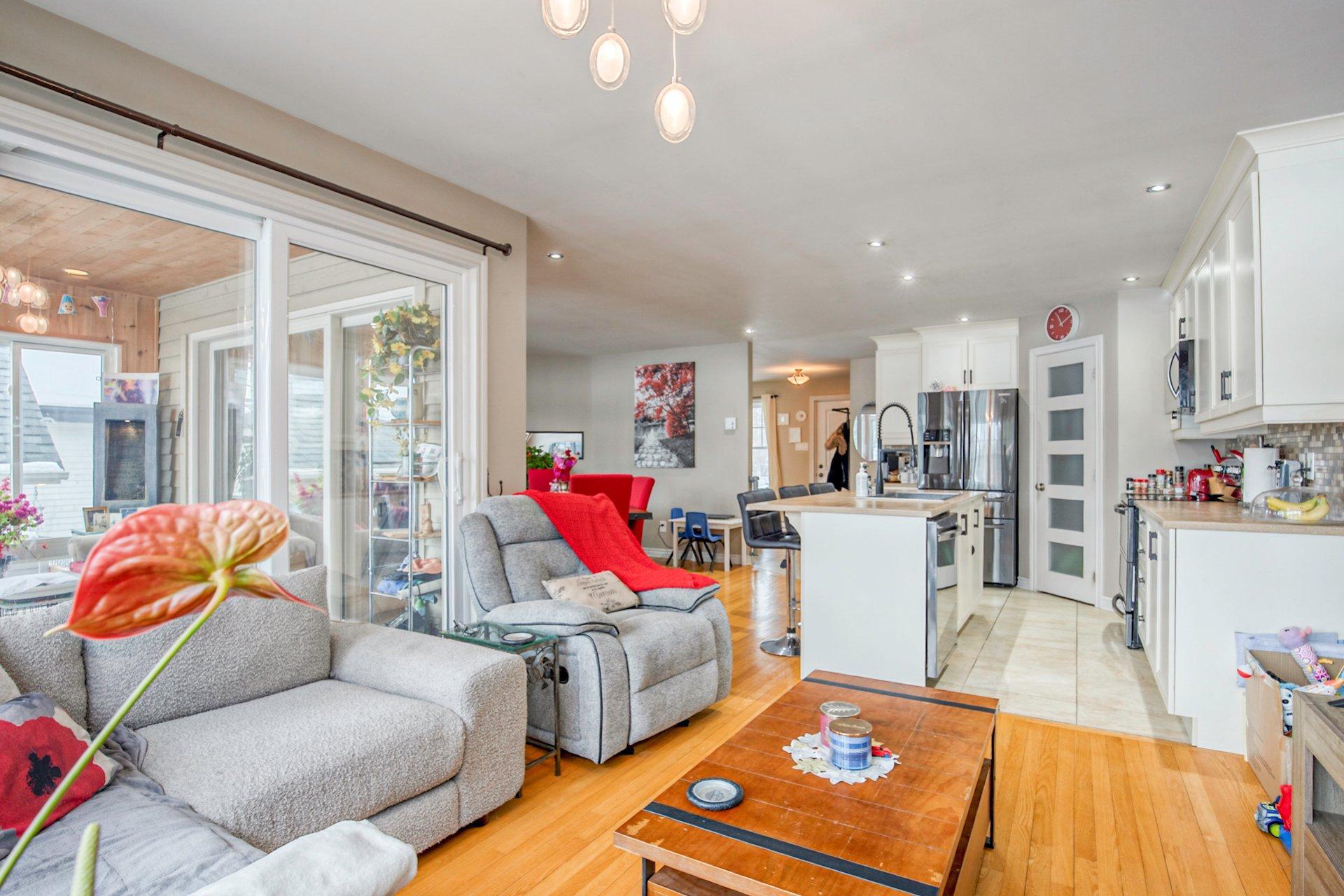 









191


25e Rue O.

, 2,
Venise-en-Québec,




QC
J0J2K0

