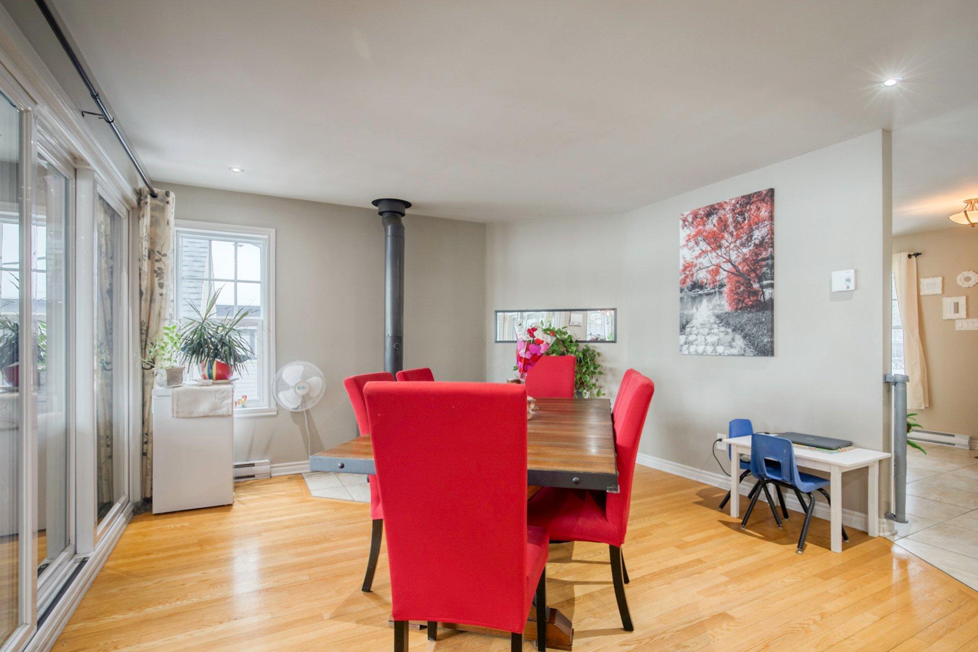 









191


25e Rue O.

, 2,
Venise-en-Québec,




QC
J0J2K0

