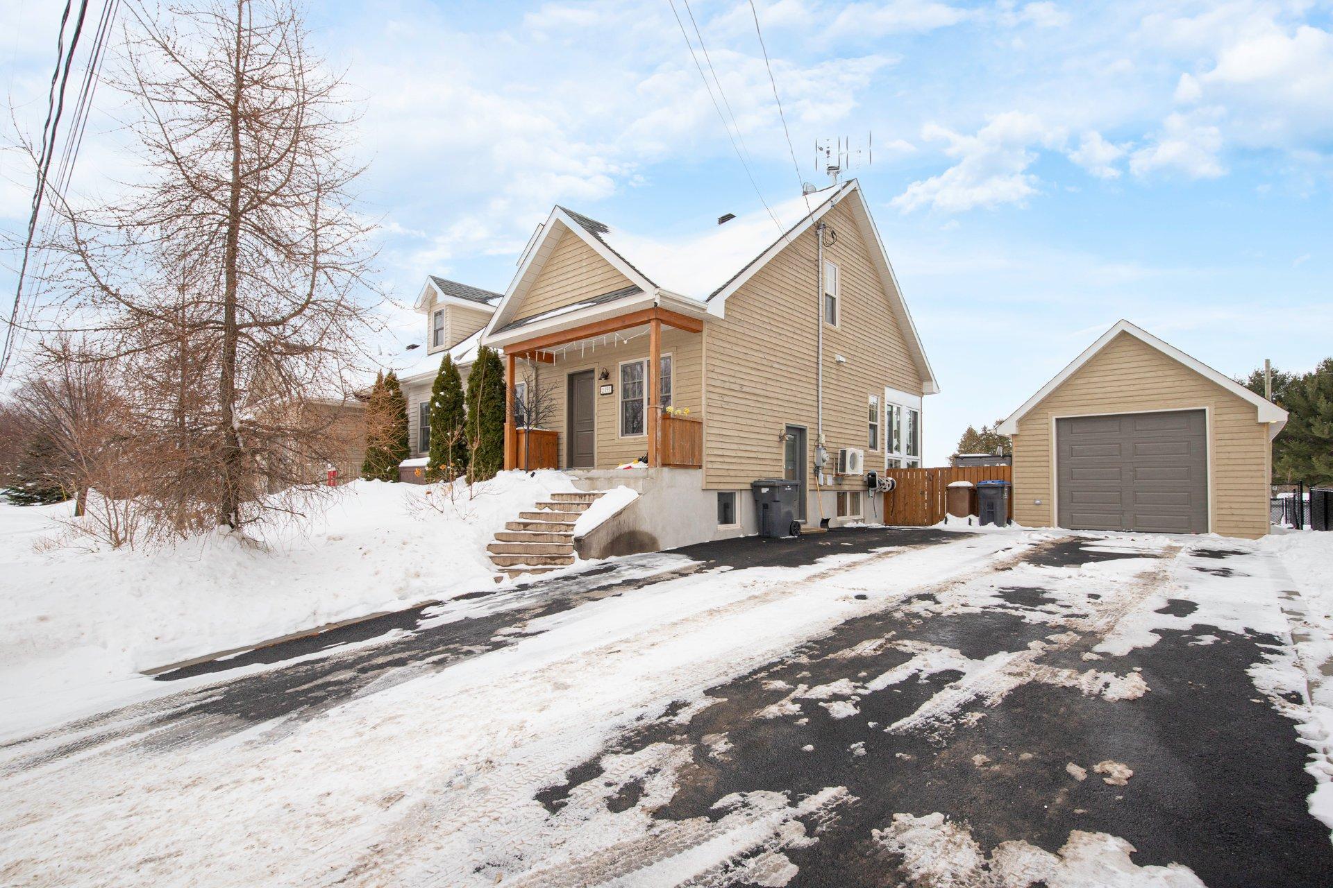 









191


25e Rue O.

, 2,
Venise-en-Québec,




QC
J0J2K0

