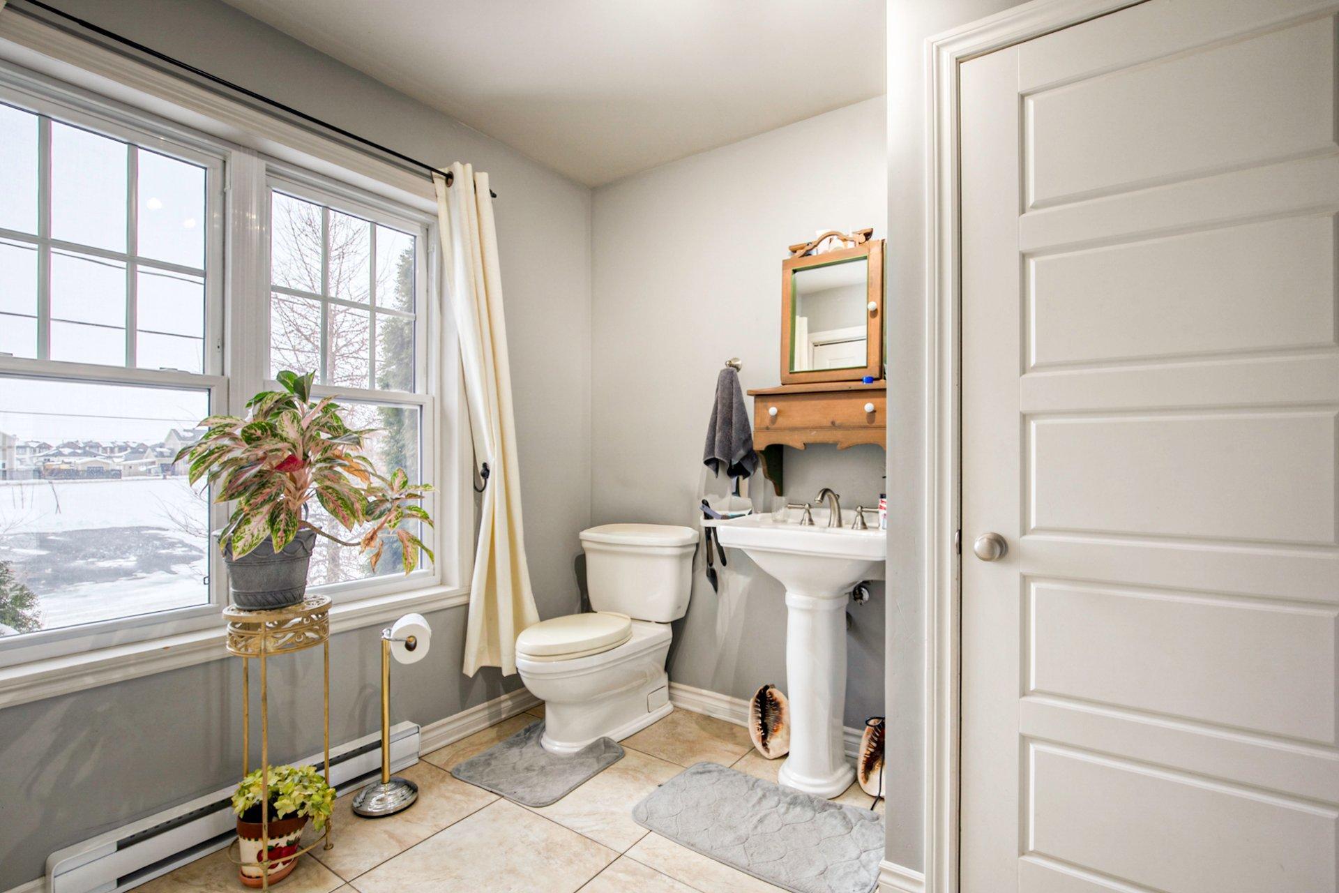 









191


25e Rue O.

, 2,
Venise-en-Québec,




QC
J0J2K0

