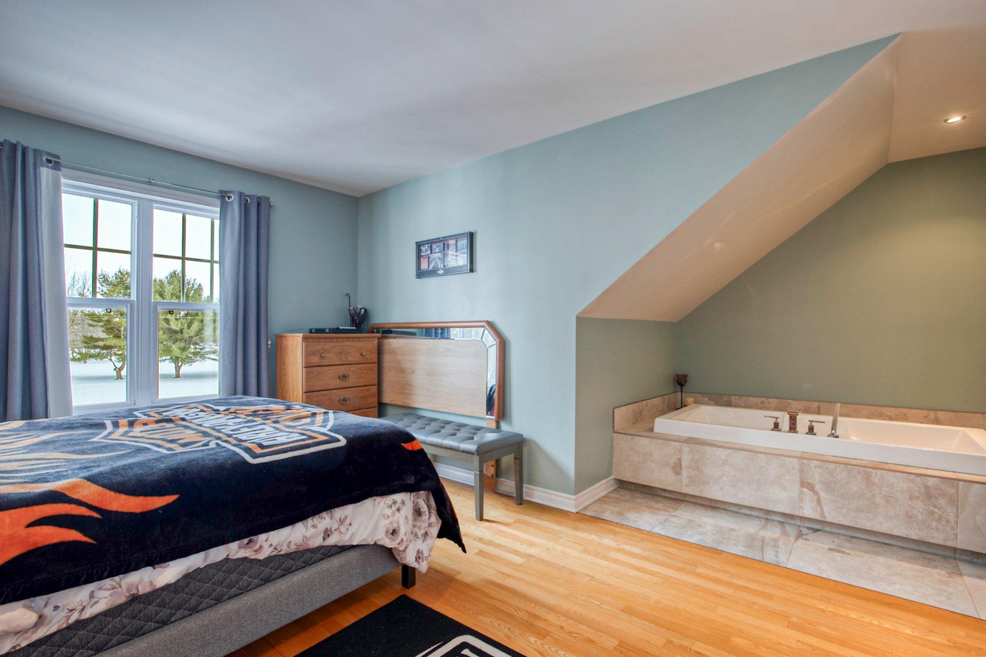 









191


25e Rue O.

, 2,
Venise-en-Québec,




QC
J0J2K0

