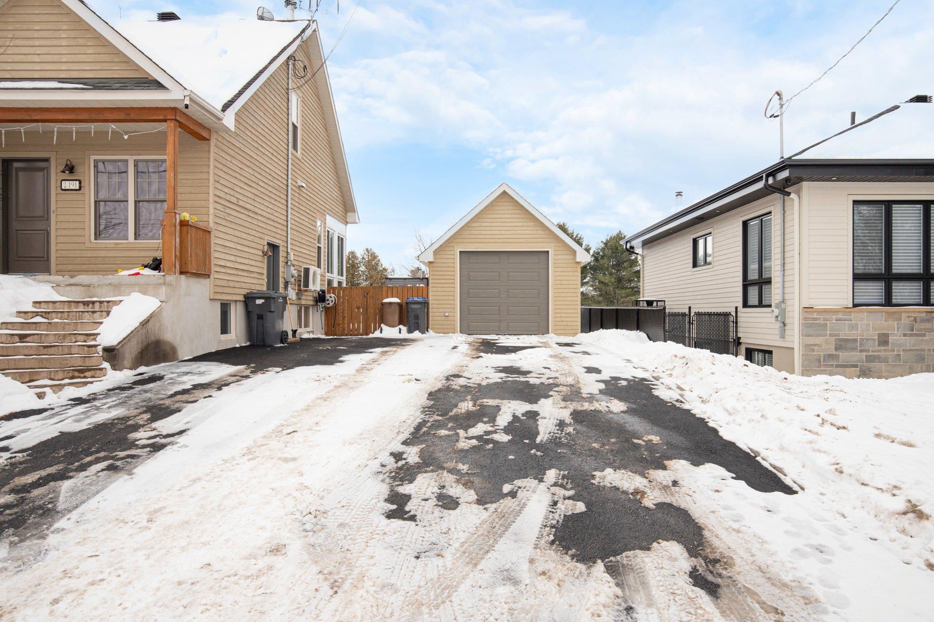 









191


25e Rue O.

, 2,
Venise-en-Québec,




QC
J0J2K0

