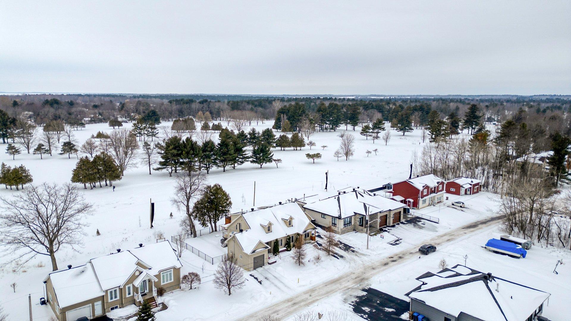 









191


25e Rue O.

, 2,
Venise-en-Québec,




QC
J0J2K0

