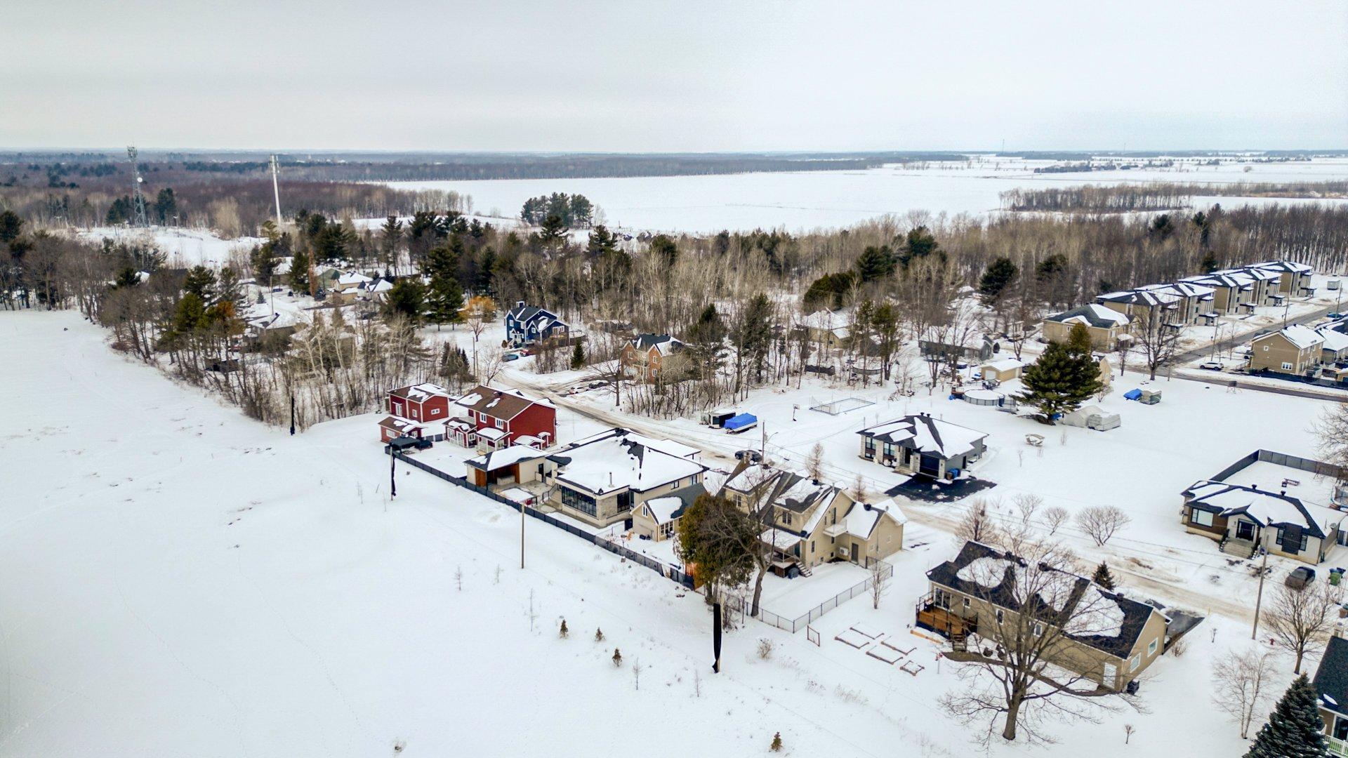 









191


25e Rue O.

, 2,
Venise-en-Québec,




QC
J0J2K0

