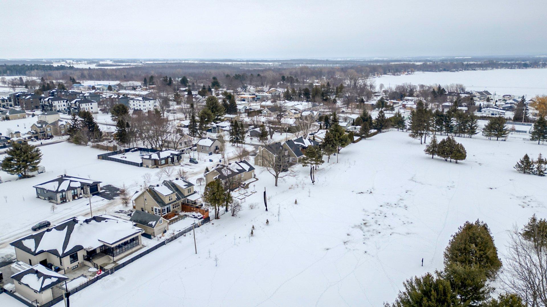 









191


25e Rue O.

, 2,
Venise-en-Québec,




QC
J0J2K0

