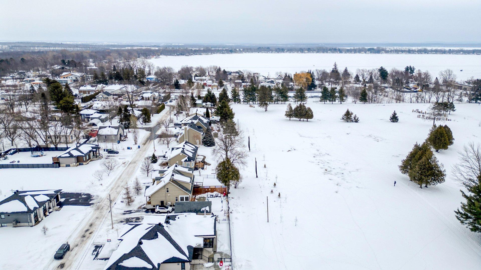 









191


25e Rue O.

, 2,
Venise-en-Québec,




QC
J0J2K0

