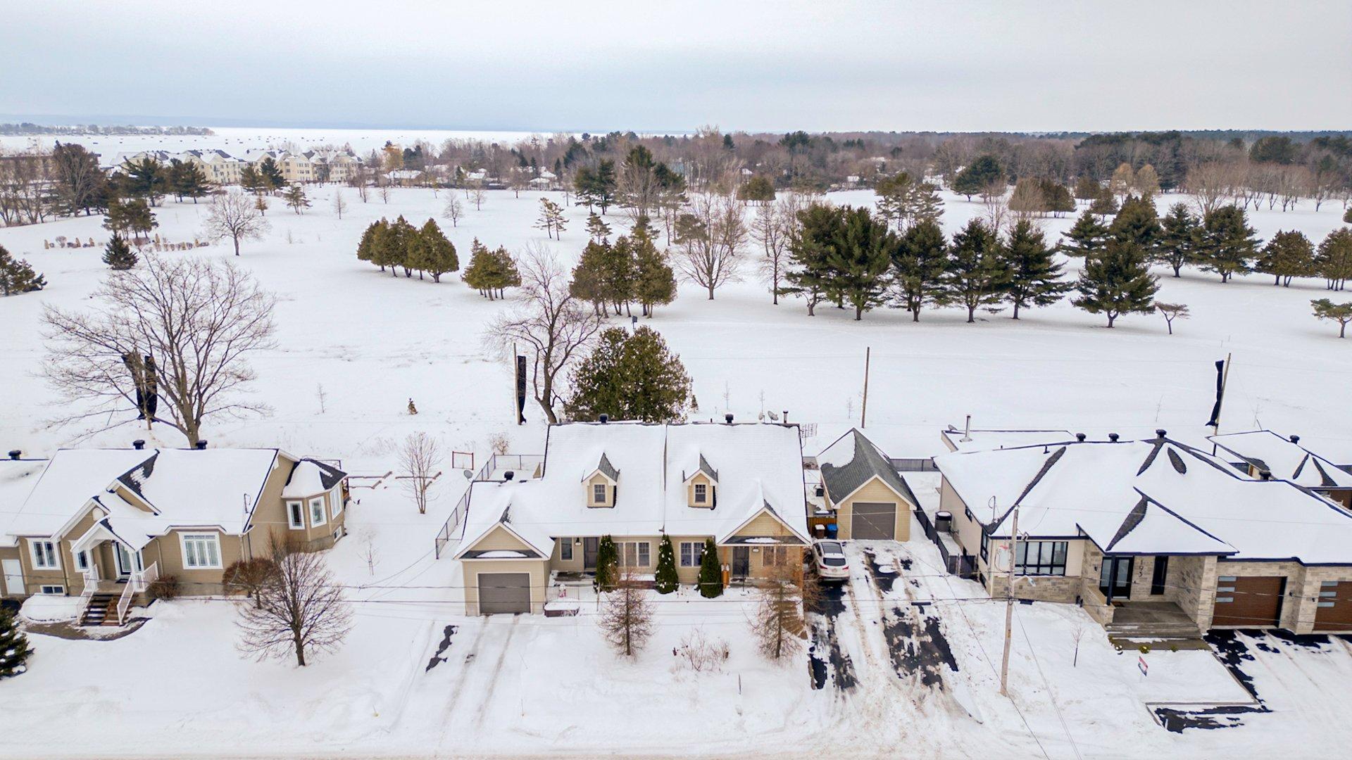 









191


25e Rue O.

, 2,
Venise-en-Québec,




QC
J0J2K0

