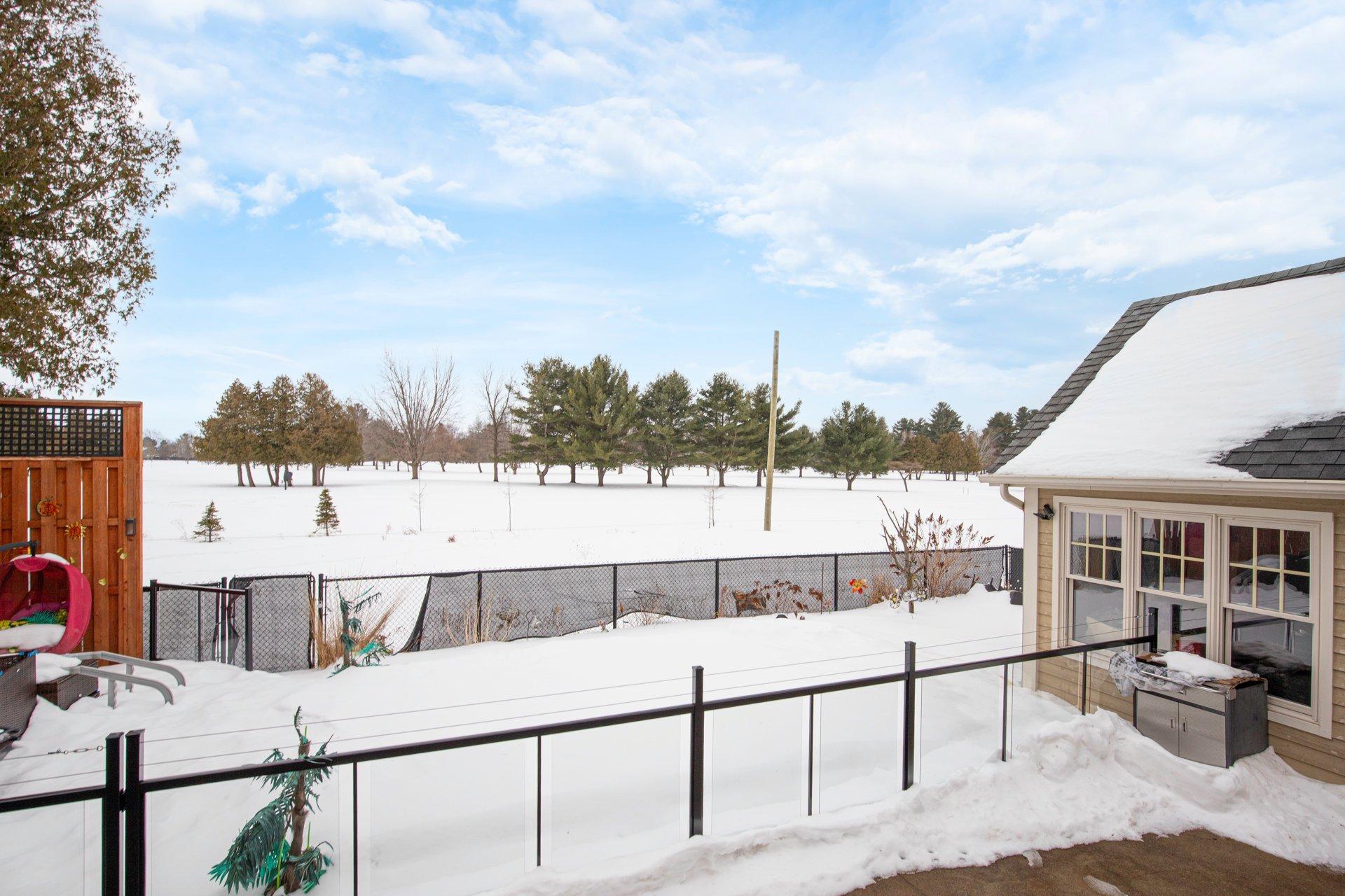 









191


25e Rue O.

, 2,
Venise-en-Québec,




QC
J0J2K0

