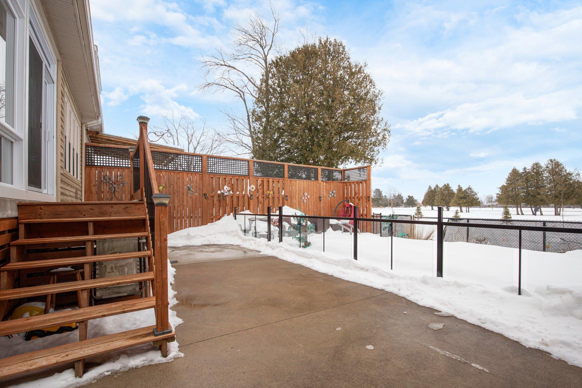 









191


25e Rue O.

, 2,
Venise-en-Québec,




QC
J0J2K0

