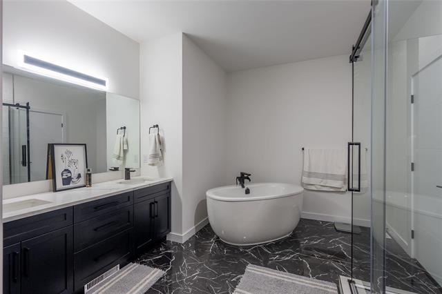 









212


River Trail

DR,
West St Paul,




MB
R4A 1A1

