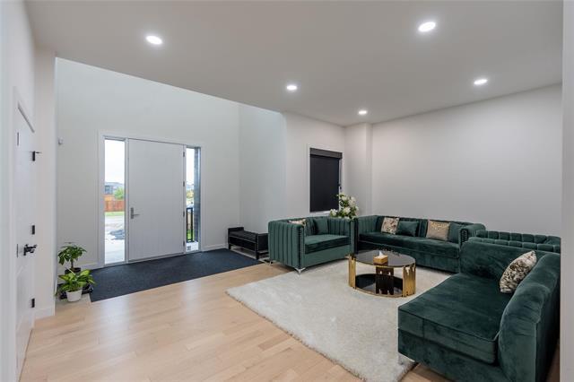 









212


River Trail

DR,
West St Paul,




MB
R4A 1A1

