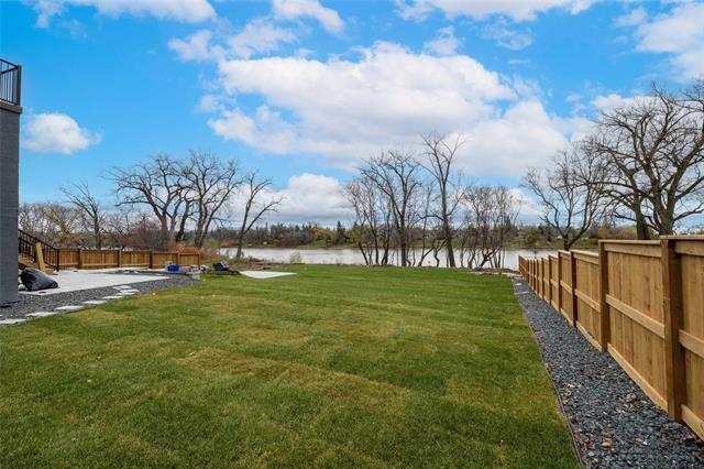 









212


River Trail

DR,
West St Paul,




MB
R4A 1A1

