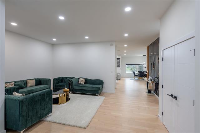 









212


River Trail

DR,
West St Paul,




MB
R4A 1A1

