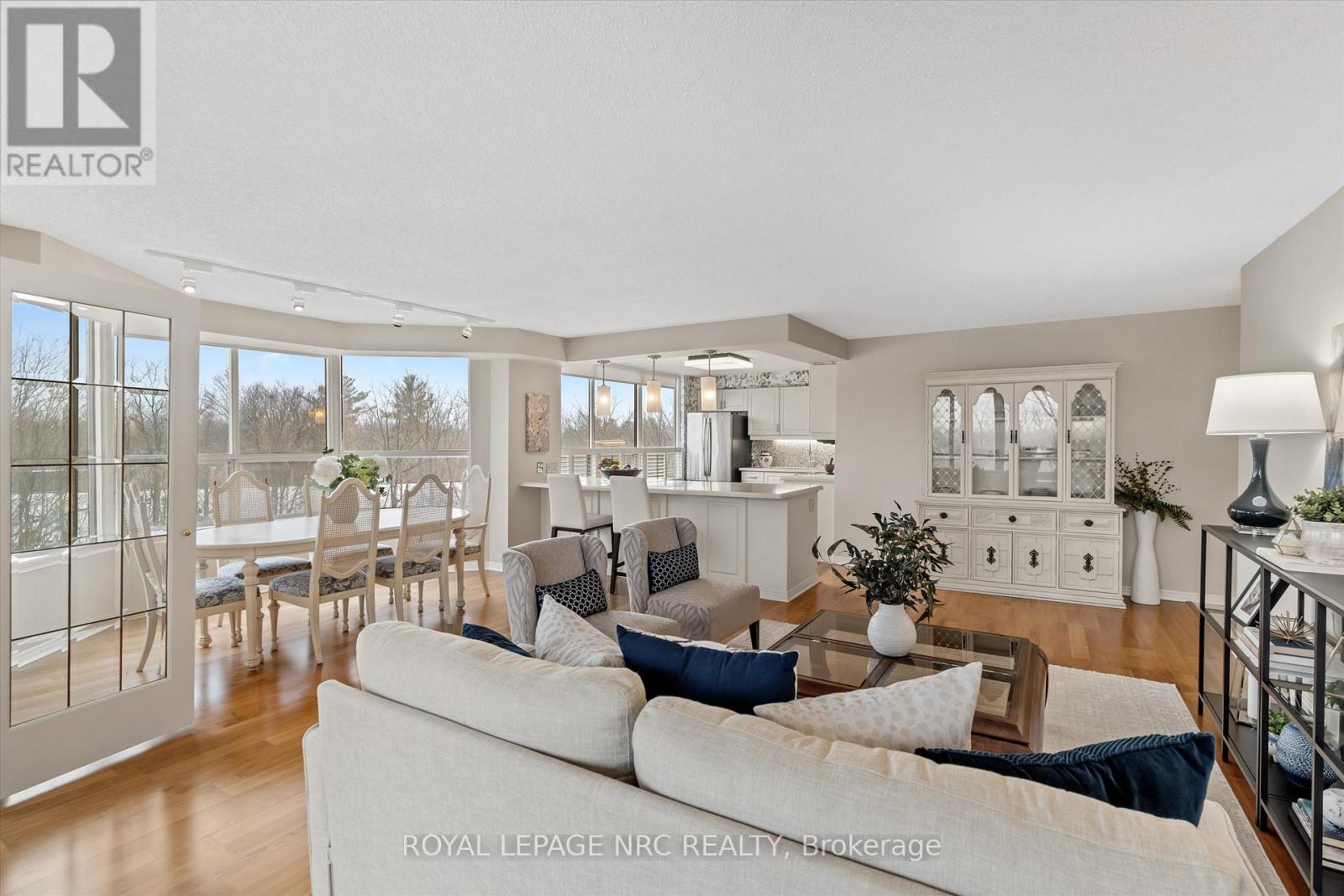 












303 - 3 TOWERING HTS BOULEVARD

,
St. Catharines (Glendale/Glenridge),




Ontario
L2T4A4

