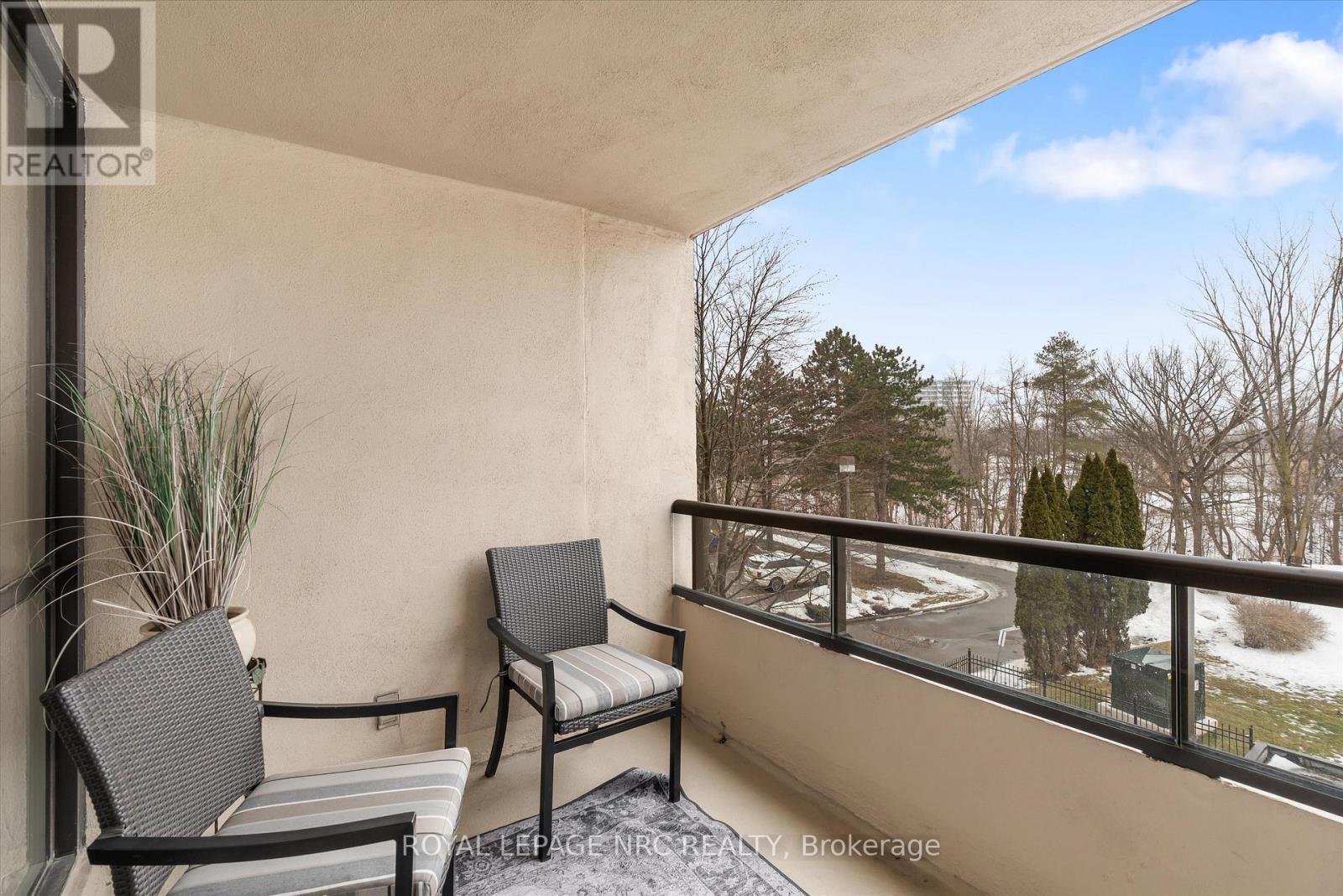 












303 - 3 TOWERING HTS BOULEVARD

,
St. Catharines (Glendale/Glenridge),




Ontario
L2T4A4

