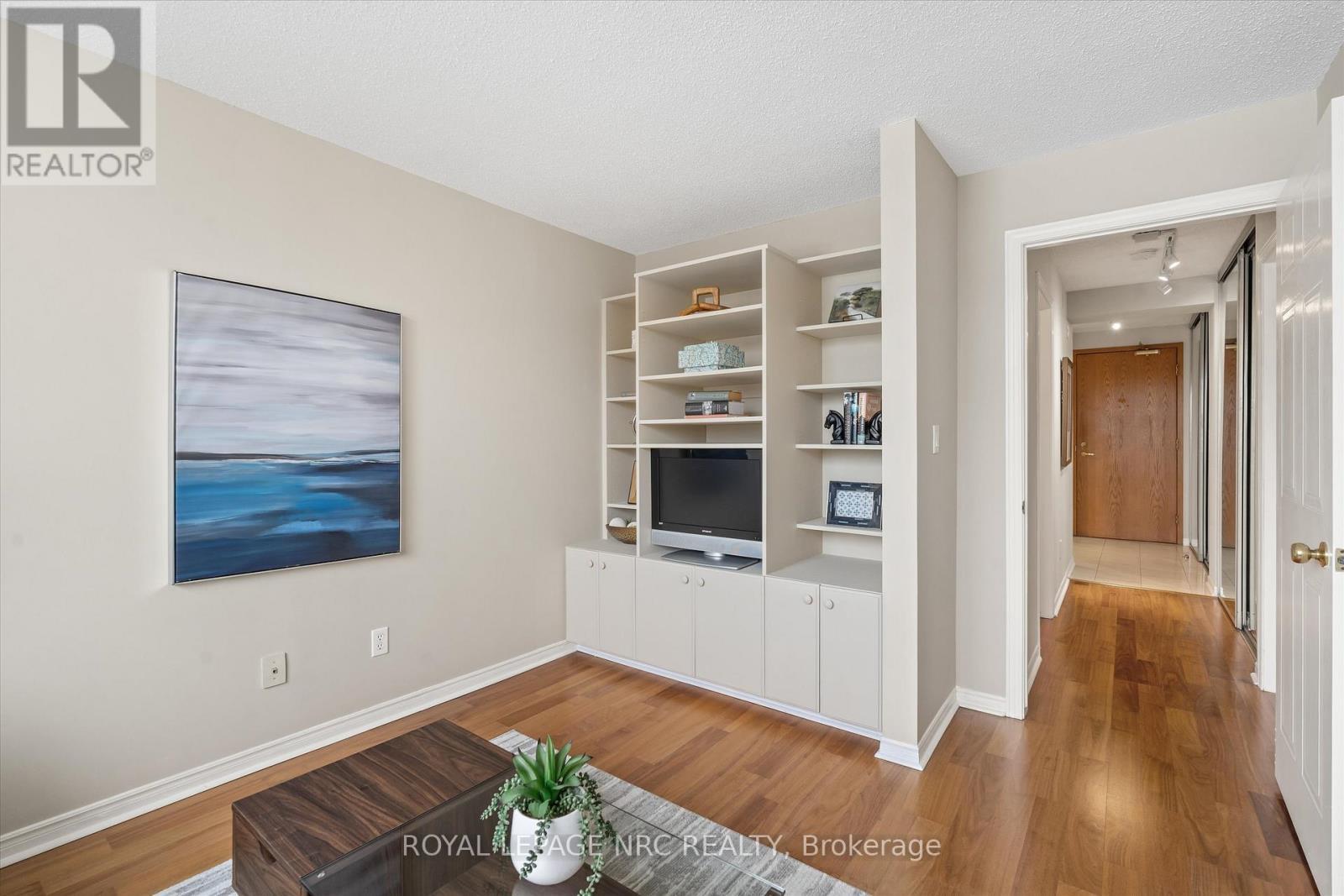 












303 - 3 TOWERING HTS BOULEVARD

,
St. Catharines (Glendale/Glenridge),




Ontario
L2T4A4

