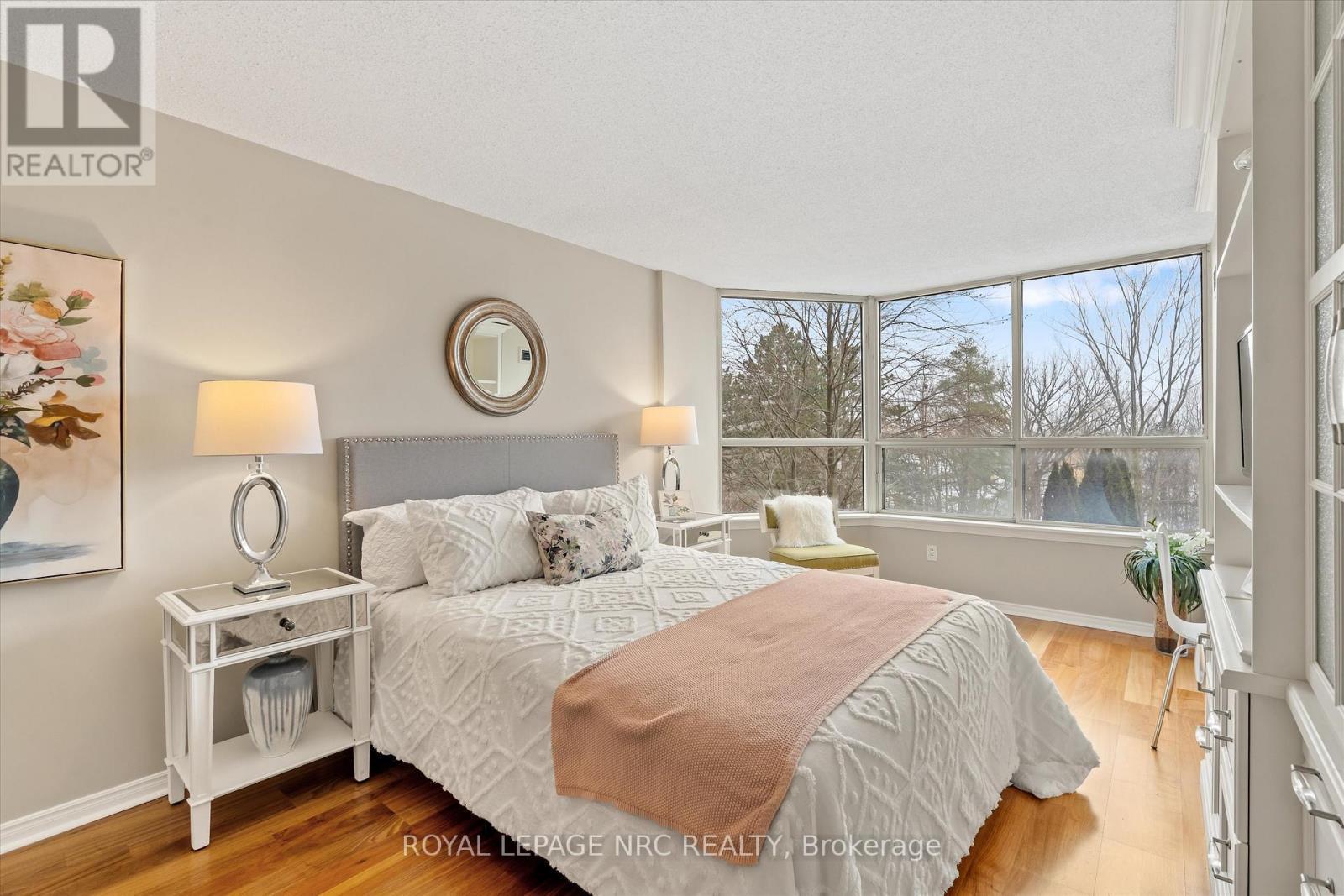 












303 - 3 TOWERING HTS BOULEVARD

,
St. Catharines (Glendale/Glenridge),




Ontario
L2T4A4

