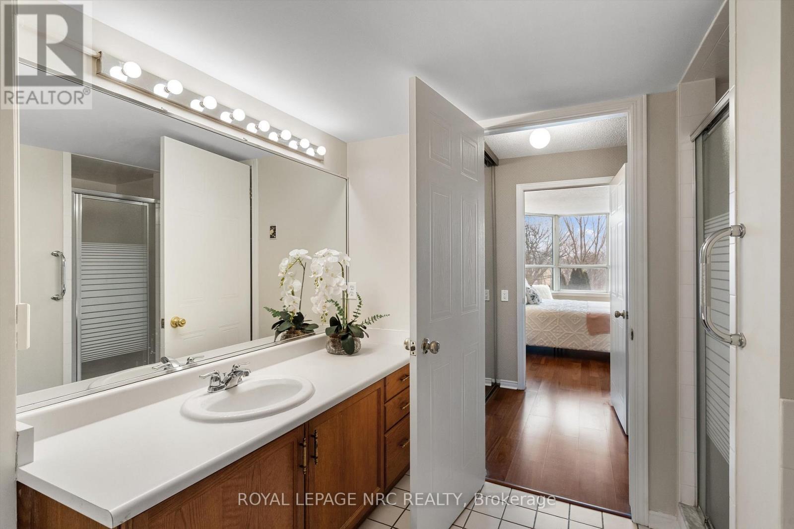 












303 - 3 TOWERING HTS BOULEVARD

,
St. Catharines (Glendale/Glenridge),




Ontario
L2T4A4

