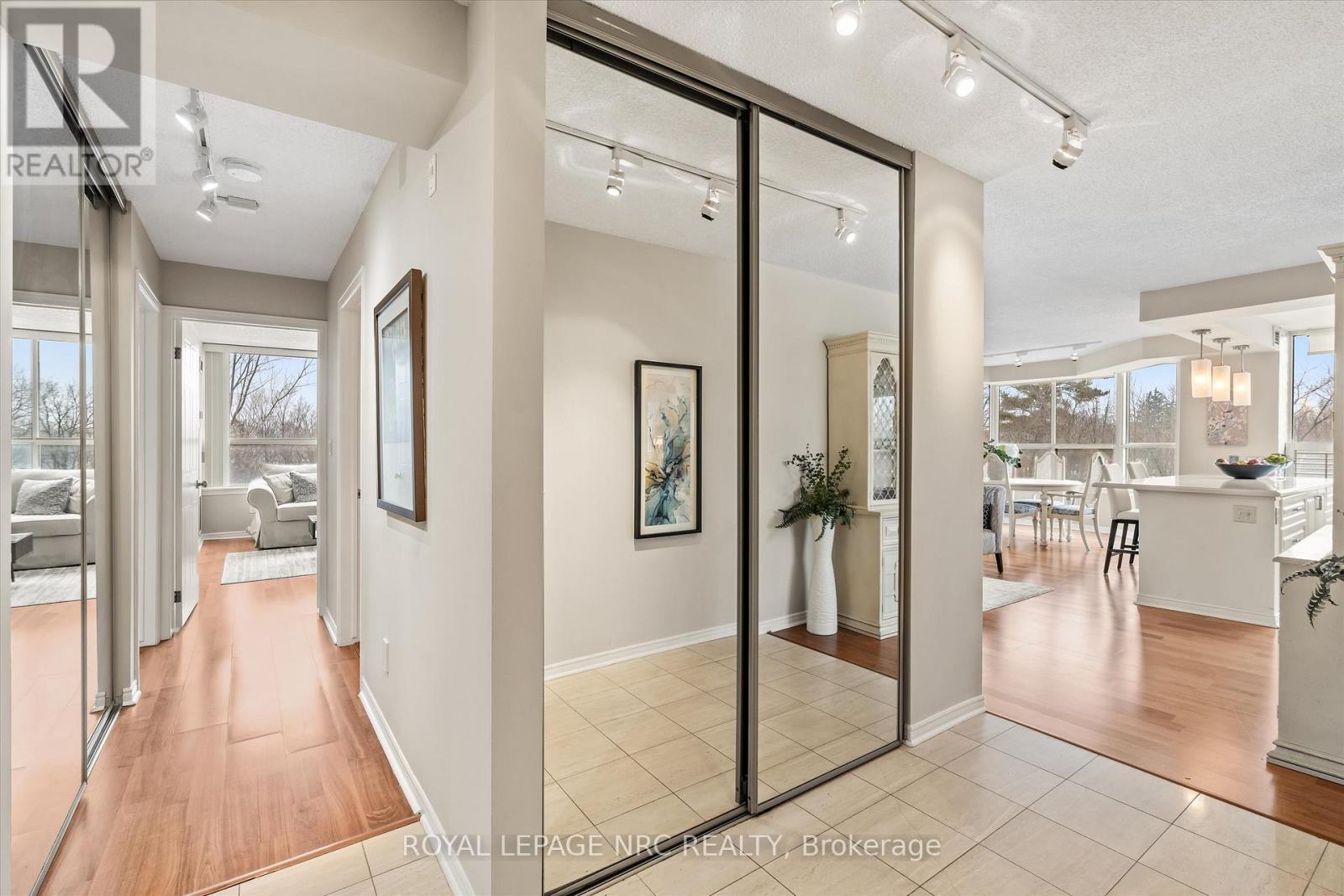 












303 - 3 TOWERING HTS BOULEVARD

,
St. Catharines (Glendale/Glenridge),




Ontario
L2T4A4

