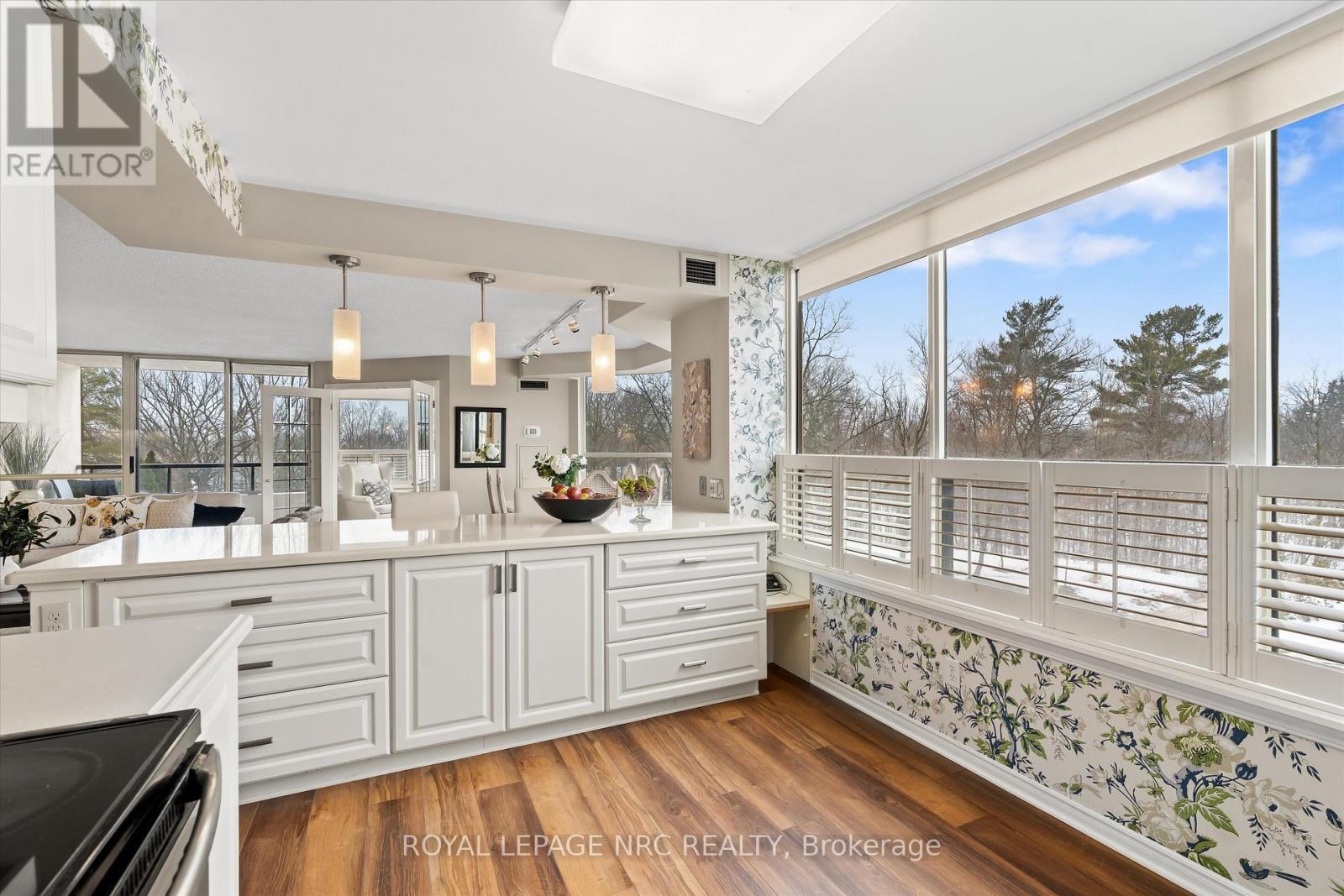 












303 - 3 TOWERING HTS BOULEVARD

,
St. Catharines (Glendale/Glenridge),




Ontario
L2T4A4

