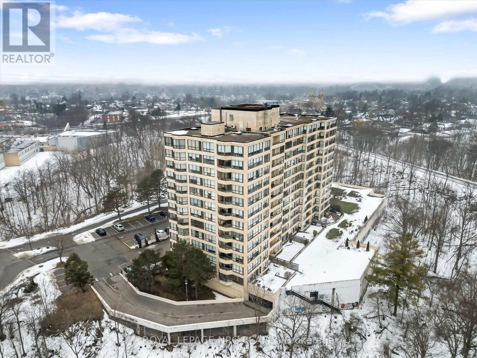 












303 - 3 TOWERING HTS BOULEVARD

,
St. Catharines (Glendale/Glenridge),




Ontario
L2T4A4

