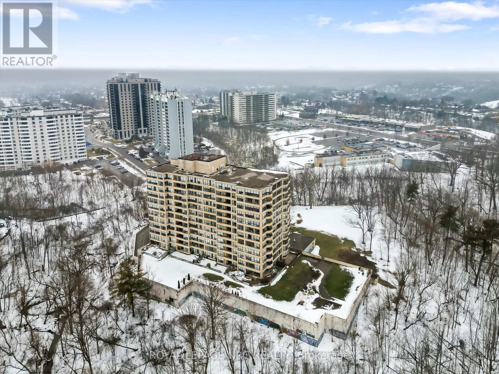 












303 - 3 TOWERING HTS BOULEVARD

,
St. Catharines (Glendale/Glenridge),




Ontario
L2T4A4

