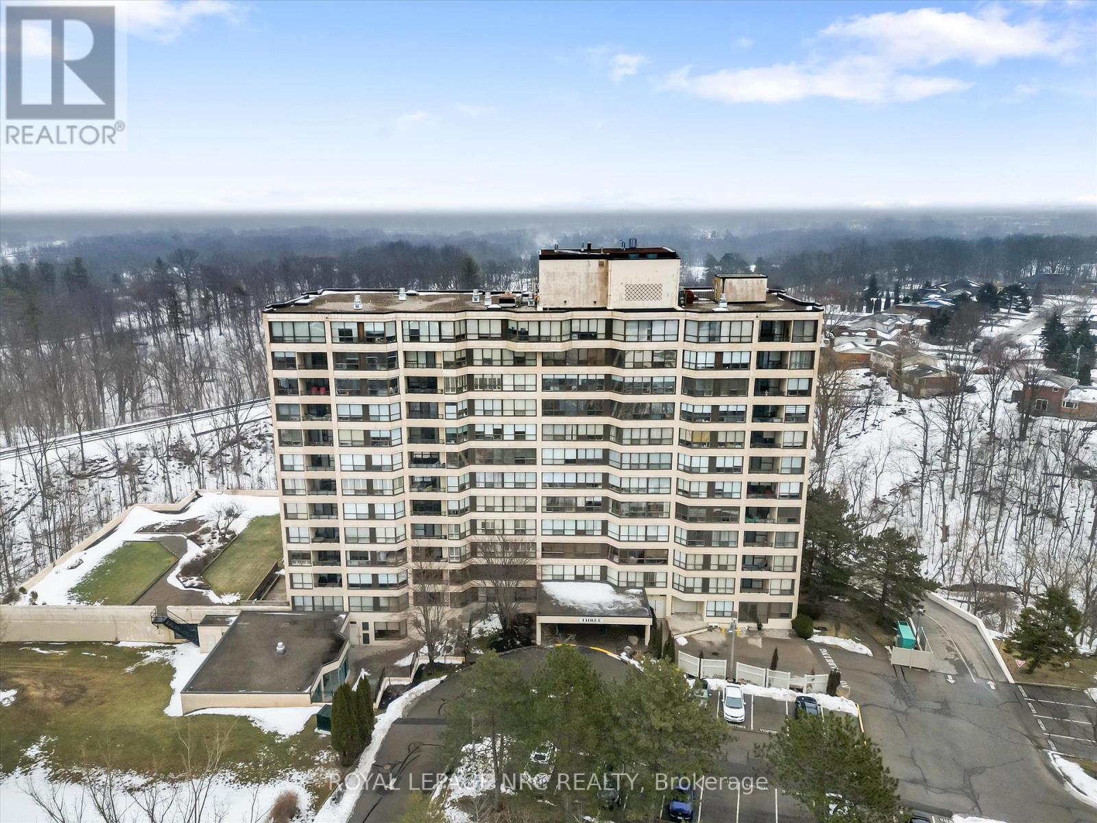 












303 - 3 TOWERING HTS BOULEVARD

,
St. Catharines (Glendale/Glenridge),




Ontario
L2T4A4

