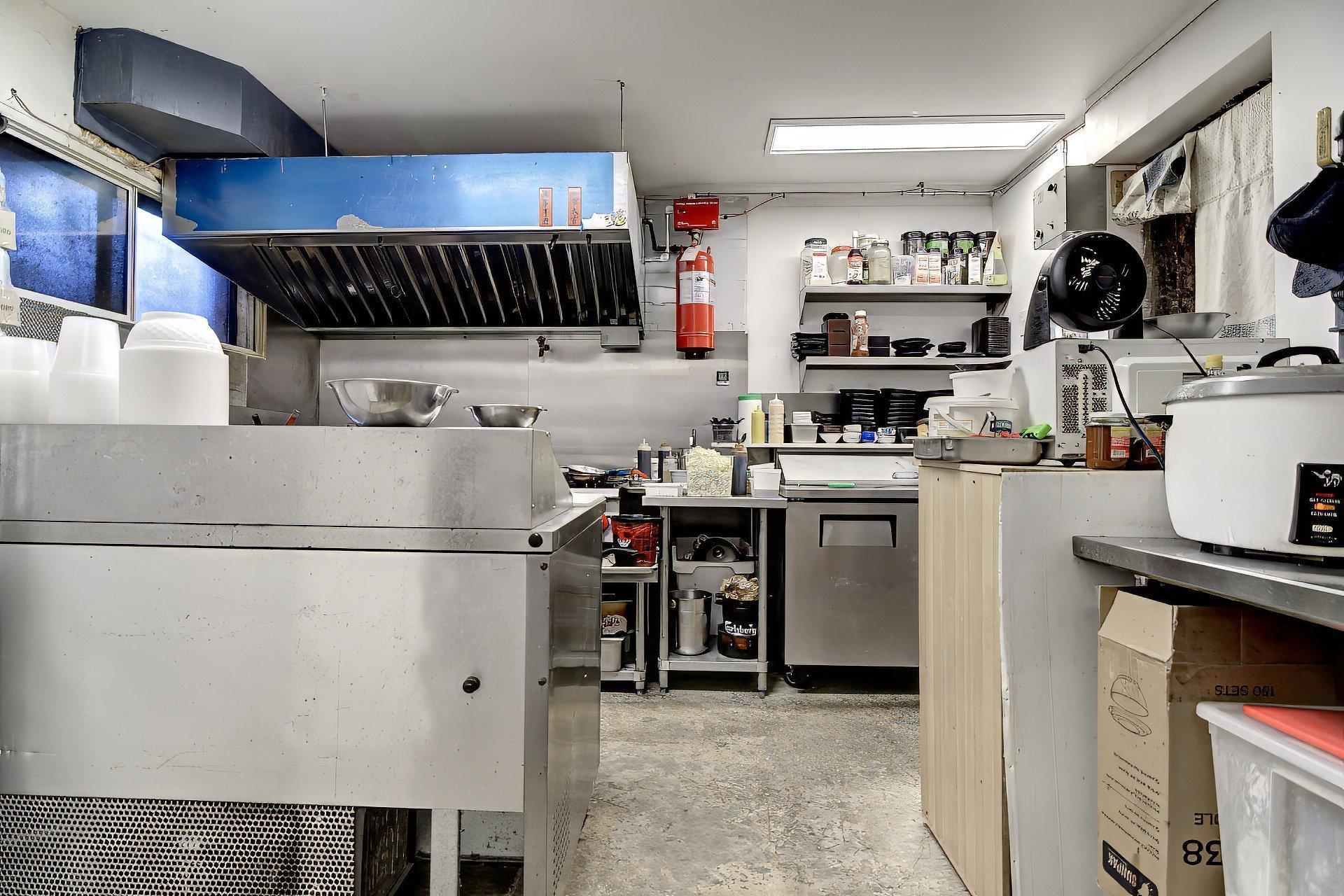 









3460A


Av. du Parc

,
Montréal (Ville-Marie),




QC
H2X2H5

