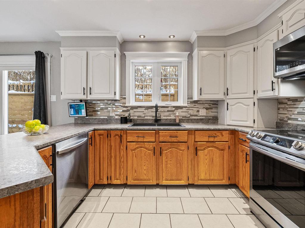 












114 Essex Drive

,
Herring Cove,




NS
B3V 1H9

