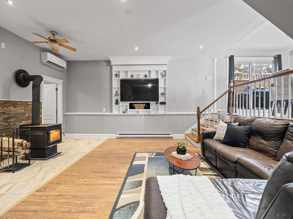 












114 Essex Drive

,
Herring Cove,




NS
B3V 1H9

