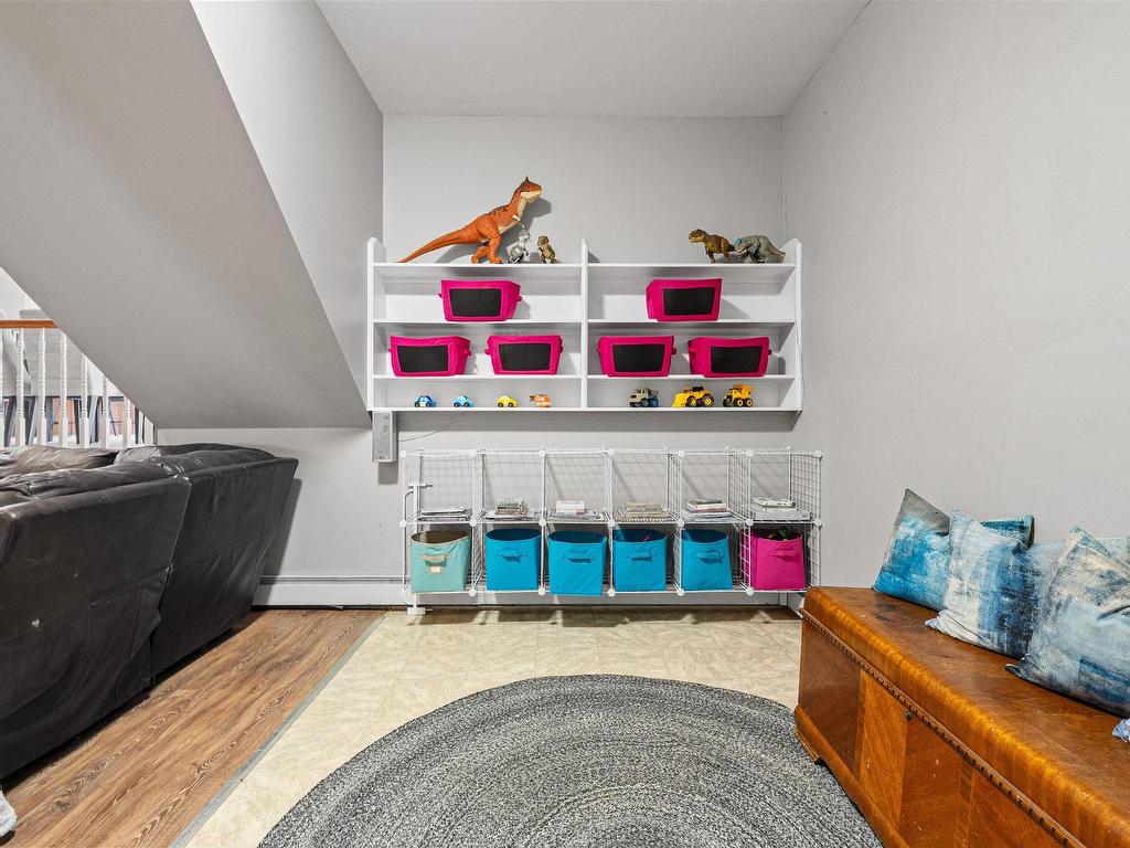 












114 Essex Drive

,
Herring Cove,




NS
B3V 1H9

