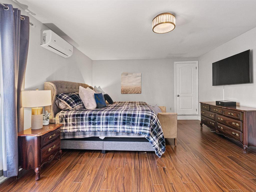 












114 Essex Drive

,
Herring Cove,




NS
B3V 1H9

