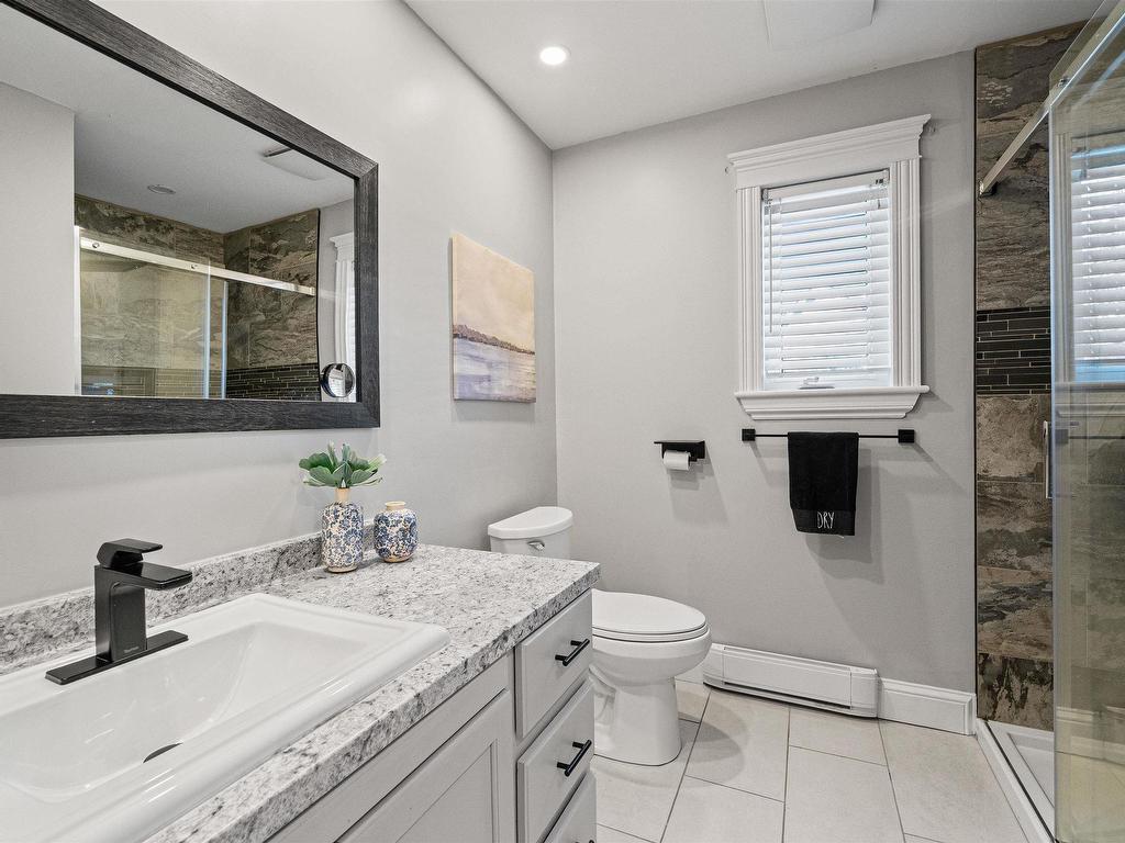 












114 Essex Drive

,
Herring Cove,




NS
B3V 1H9

