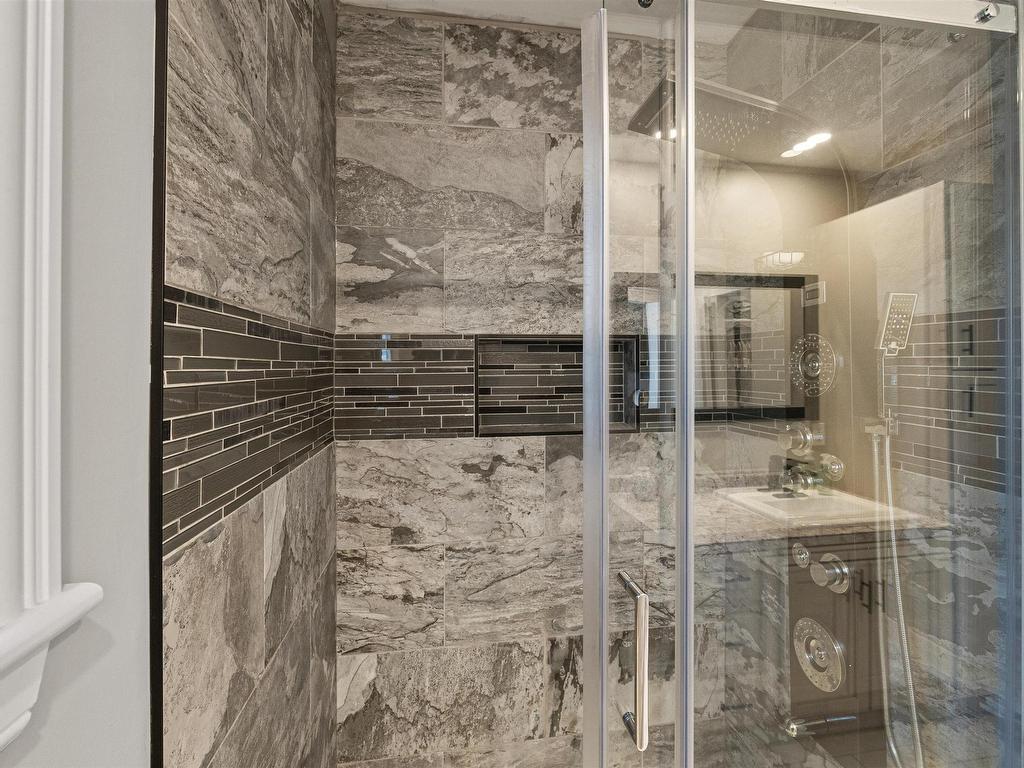 












114 Essex Drive

,
Herring Cove,




NS
B3V 1H9

