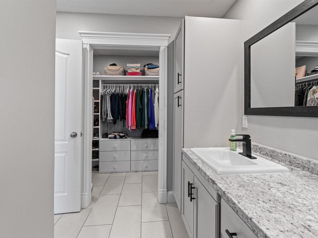 












114 Essex Drive

,
Herring Cove,




NS
B3V 1H9

