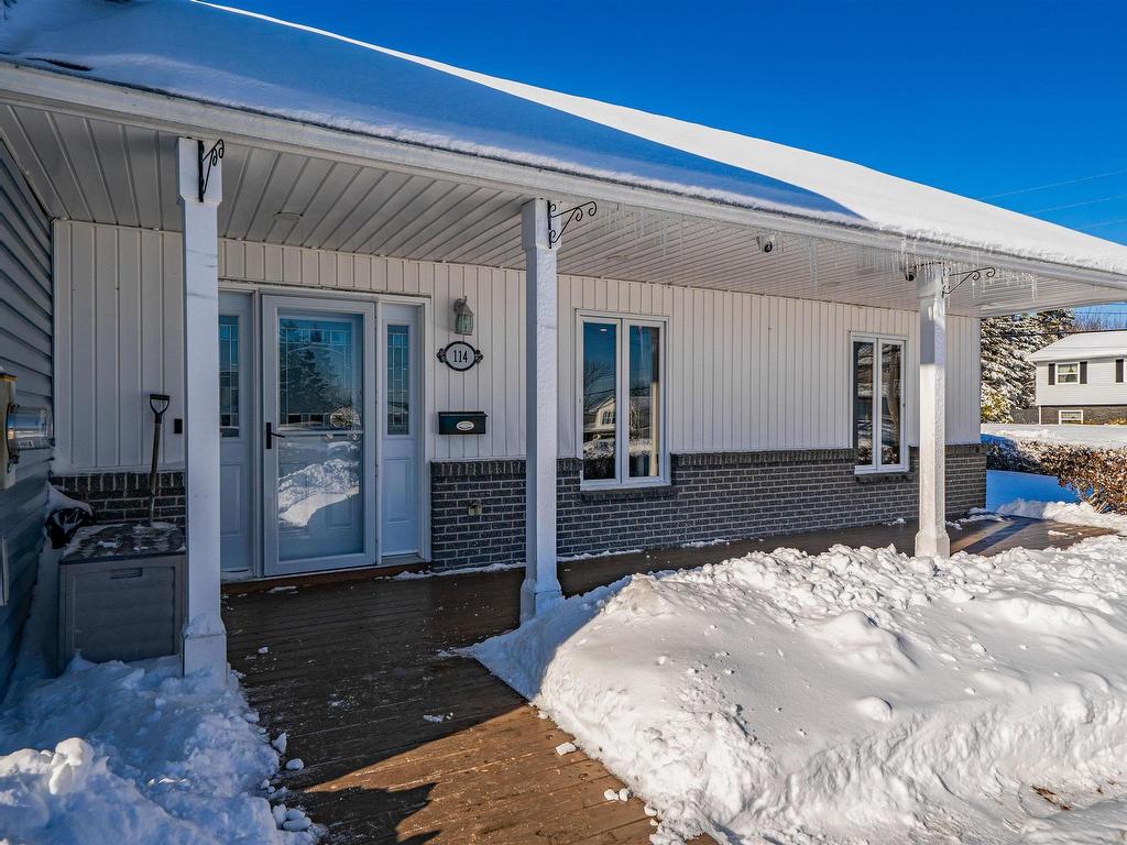 












114 Essex Drive

,
Herring Cove,




NS
B3V 1H9

