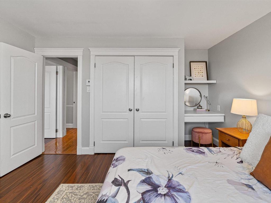 












114 Essex Drive

,
Herring Cove,




NS
B3V 1H9

