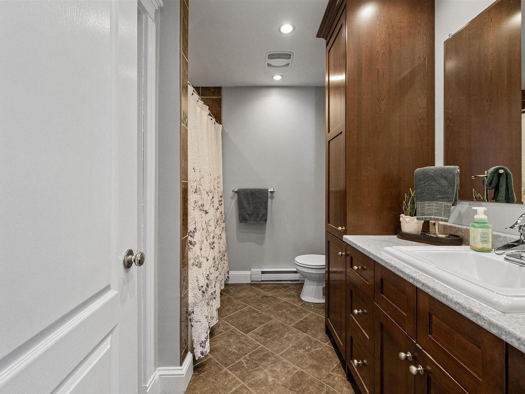 












114 Essex Drive

,
Herring Cove,




NS
B3V 1H9

