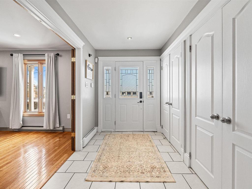 












114 Essex Drive

,
Herring Cove,




NS
B3V 1H9

