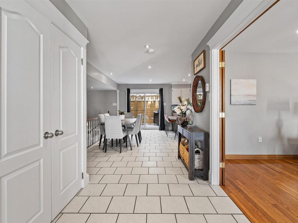 












114 Essex Drive

,
Herring Cove,




NS
B3V 1H9

