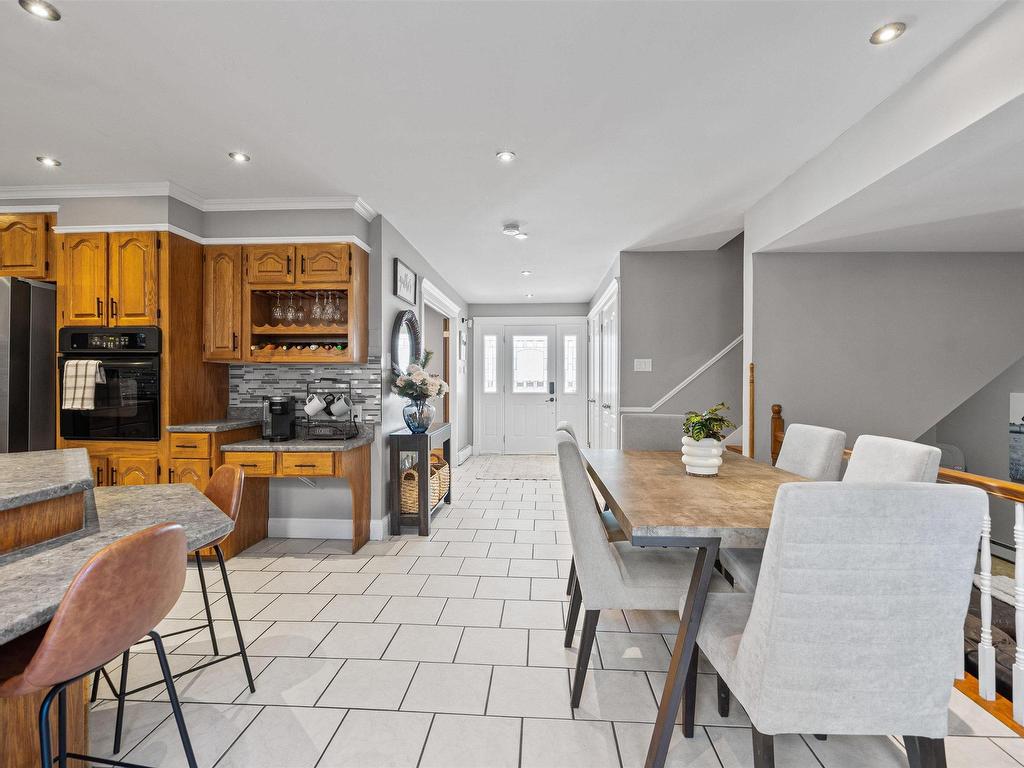 












114 Essex Drive

,
Herring Cove,




NS
B3V 1H9

