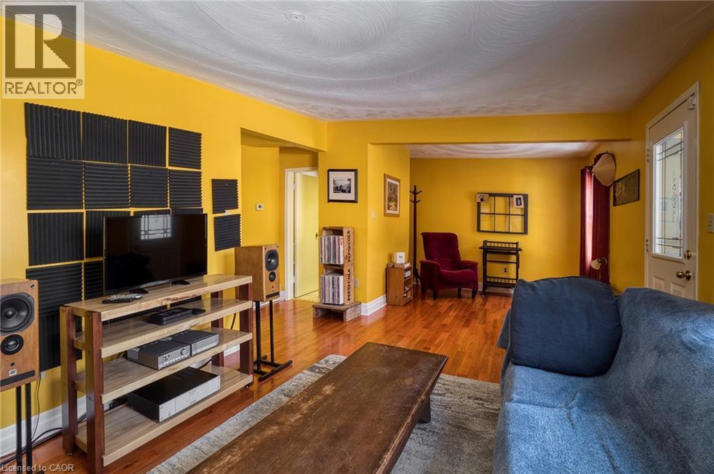 












30 WILLIAMS Street

,
New Hamburg,




Ontario
N3A2C4

