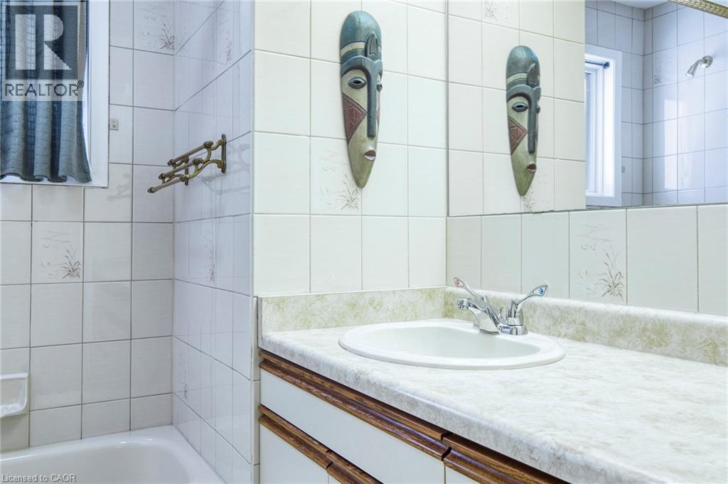 












30 WILLIAMS Street

,
New Hamburg,




Ontario
N3A2C4

