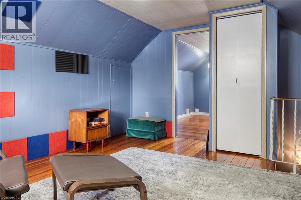 












30 WILLIAMS Street

,
New Hamburg,




Ontario
N3A2C4

