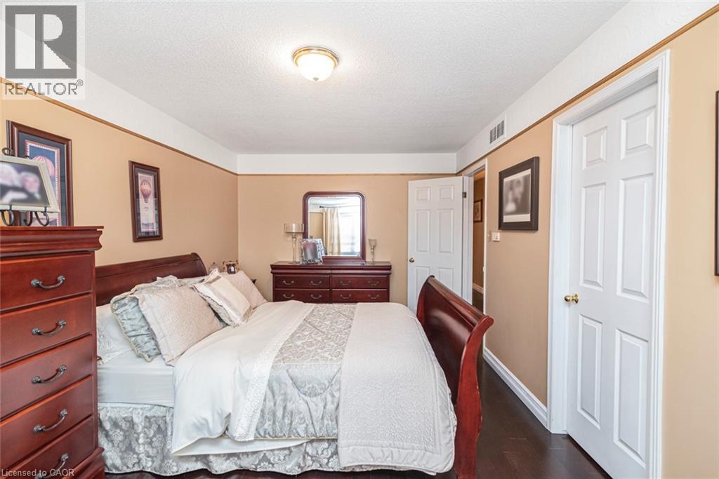 












255 MOUNT ALBION Road Unit# 22

,
Hamilton,




Ontario
L8K6P7

