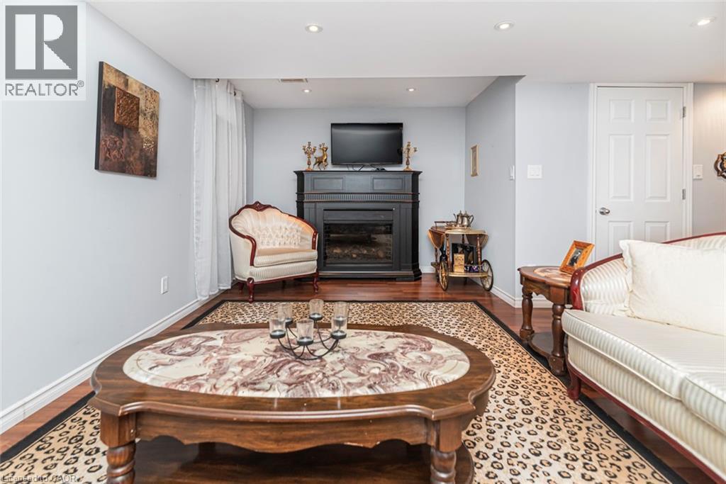 












255 MOUNT ALBION Road Unit# 22

,
Hamilton,




Ontario
L8K6P7

