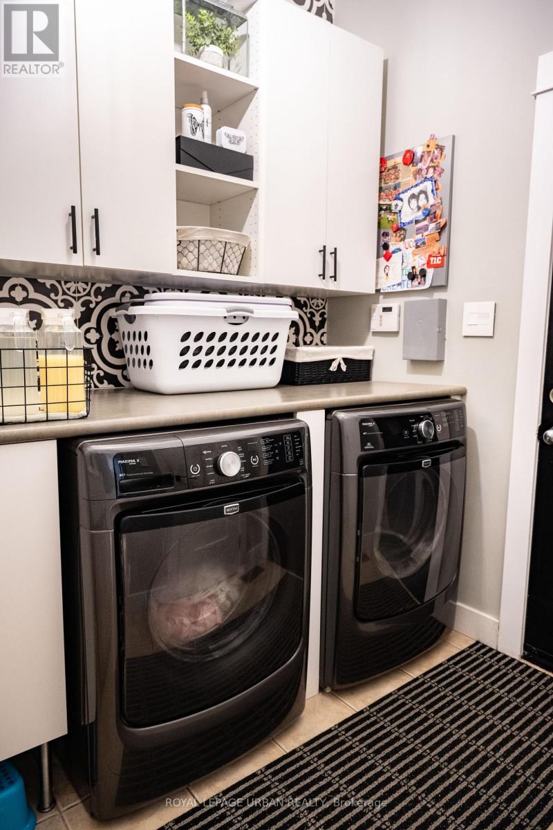 












27 LIGHTHEART DRIVE

,
Caledon,




Ontario
L7C1E3

