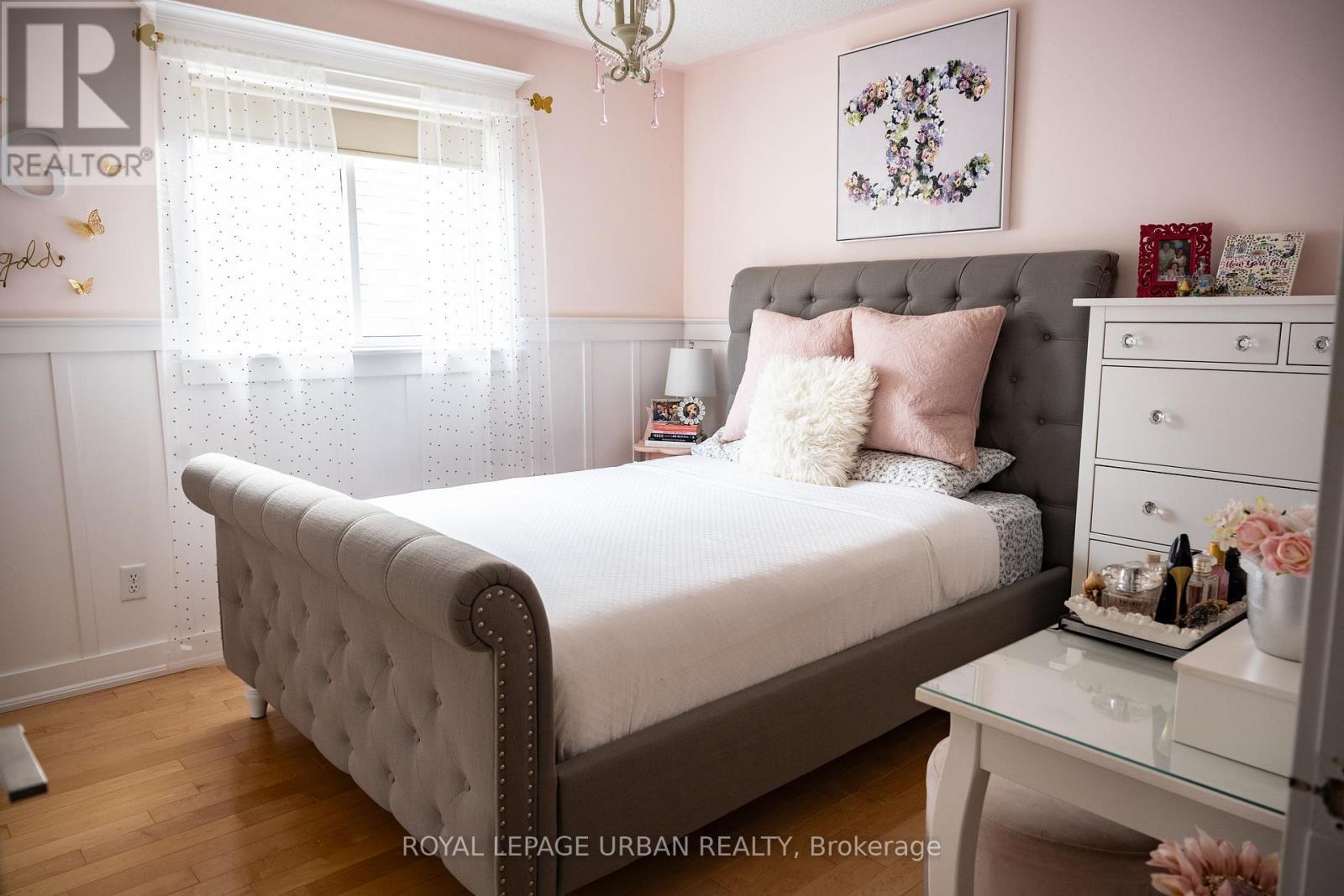 












27 LIGHTHEART DRIVE

,
Caledon,




Ontario
L7C1E3

