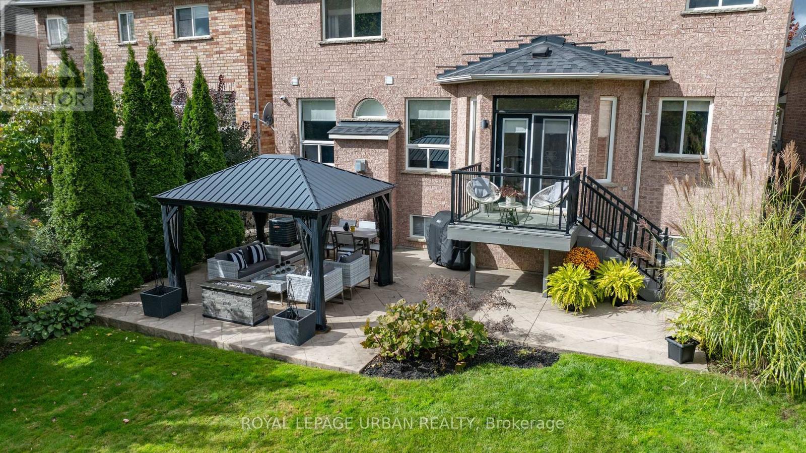 












27 LIGHTHEART DRIVE

,
Caledon,




Ontario
L7C1E3

